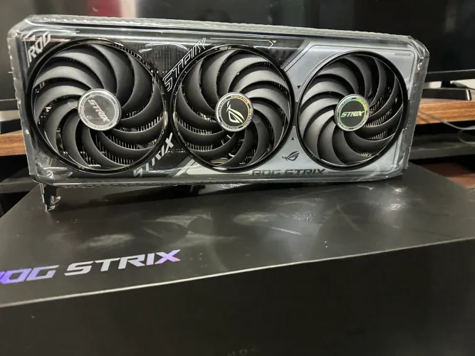 RTX 5070 ROG STRIX