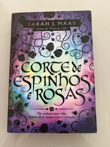 Livro CORTE DE ESPINHOS E ROSAS por R$30,00