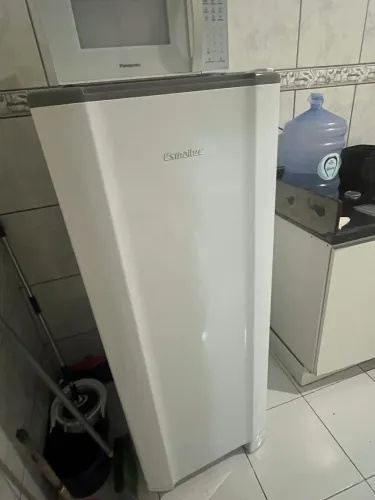 Geladeira Esmaltec