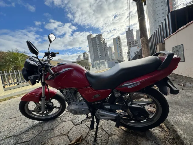 Moto 125 suzuki yes