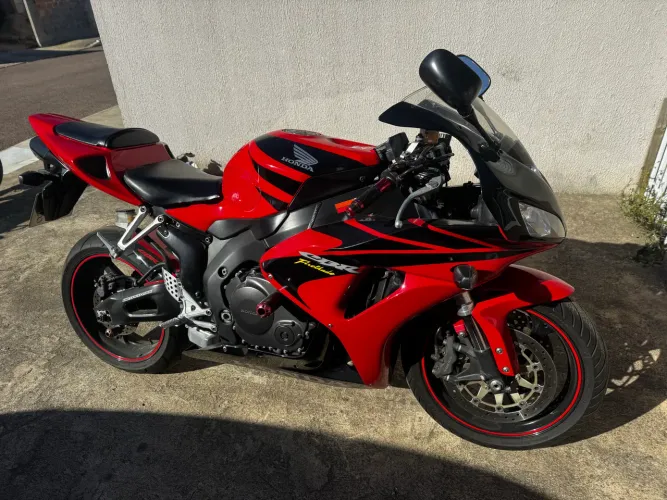 Vendo Honda CBR1000RR Fireblade 2006