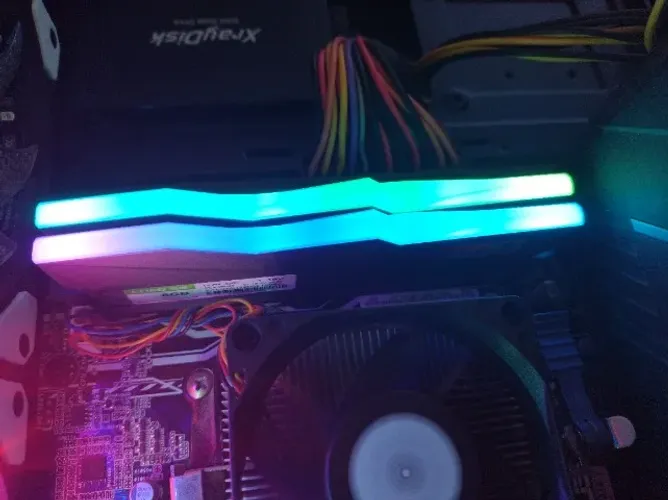 DDR4 16GB 3200Mhz (2X8GB) CUSO com RGB para desktop