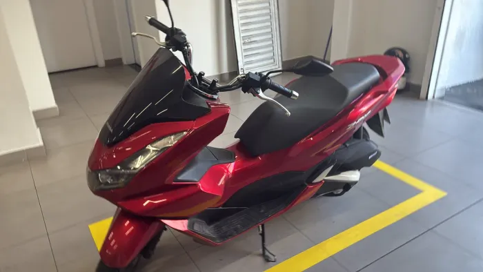 Pcx 160 2025 menos de 5000km rodados zerada!!!