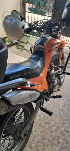 Vendo otima moto tanque de guerra