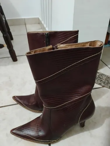 Bota couro legítimo