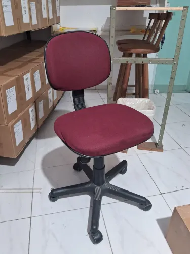 Cadeira escritório giratória