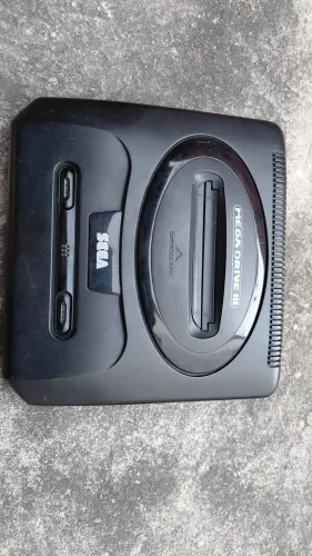 Mega Drive 3 com cartucho MK 3 paralelo