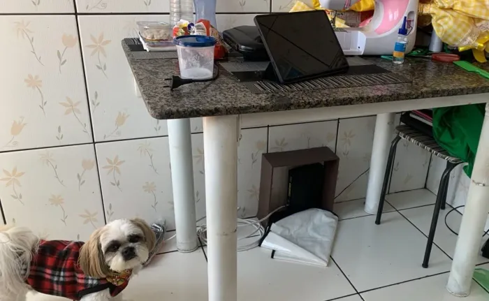 Mesa mármore pés de ferro