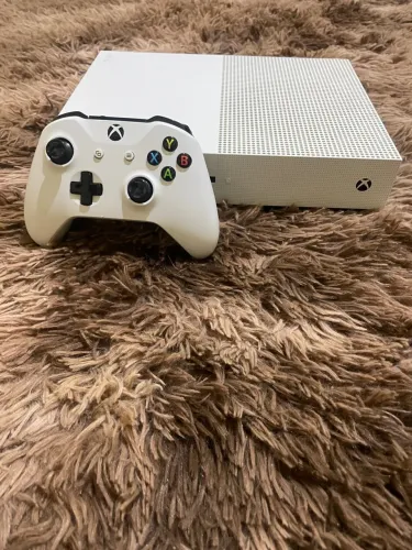 Xbox One S 1TB + Controle + 3 Jogos