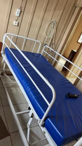 Vendo cama hospitalar 