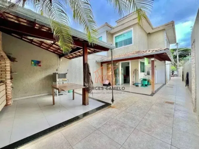 Casa com 3 quartos à venda, 180 m² por R$ 910.000 - Parque Copacabana - Belo Horizonte/MG