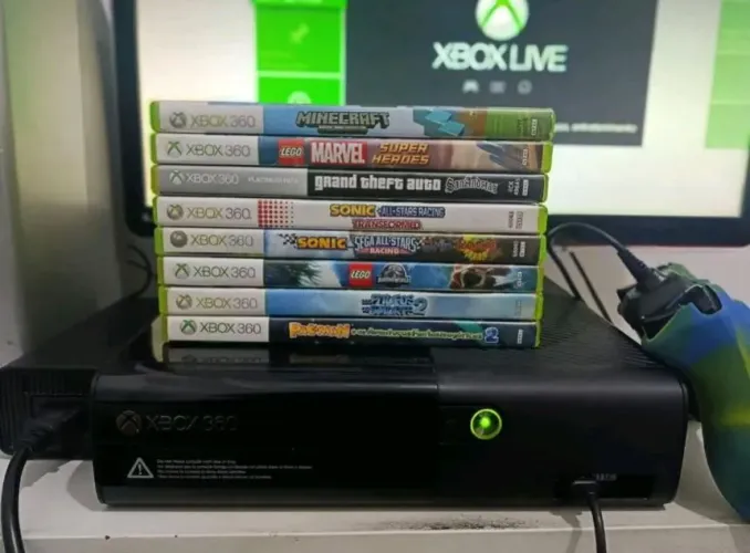 XBOX 360 + 8 JOGOS ORIGINAIS E HD DE 500GB (MODELO E)