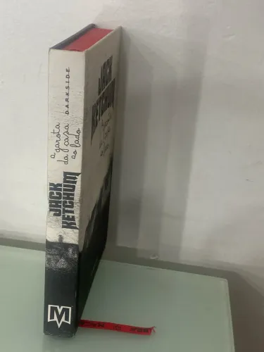 Livro ?A Garota da Casa ao Lado- Jack Ketchum (DarkSide)