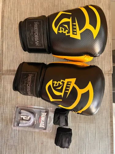 Luvas Muay Thai Pretorian - Black Line