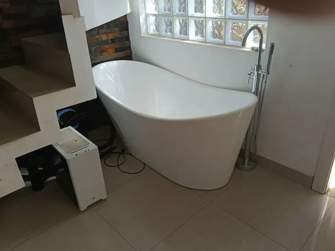 Banheira de imersão imerssi nova sem uso com misturador o ducha 1.70 comprimento 80 lar 60