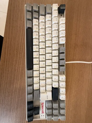Teclado gamer 75% redragon
