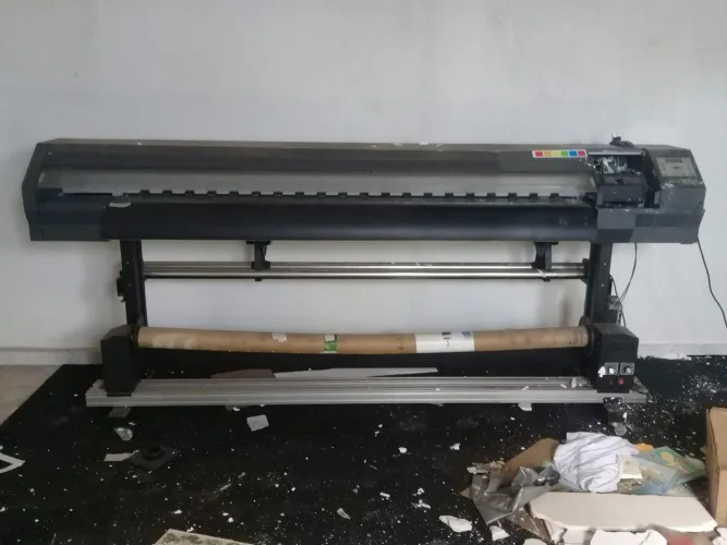 Vendo plote de impressao digital  der 1,60 mt com cabeca queimada