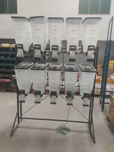 Vendo expositor de ração 