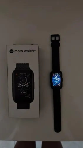 Vendo Moto Watch 40 na Caixa Excelente Estado