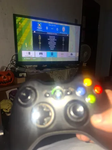 Xbox 360 HD 44 jogos + controle + kitnet