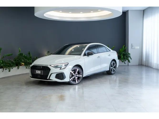 Audi A3 Sed. Perform. Black 2.0 TFSI S-tronic 2024