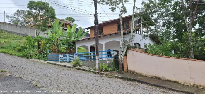 Casa para Venda em Caldas, Pocinhos do Rio Verde, 4 dormitórios, 2 banheiros, 4 vagas