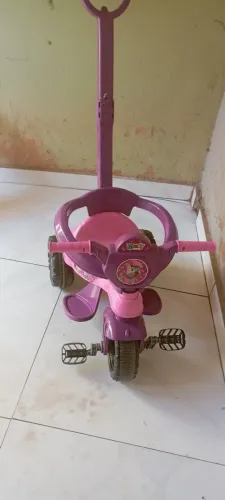 Velotrol infantil com trava de segurança 