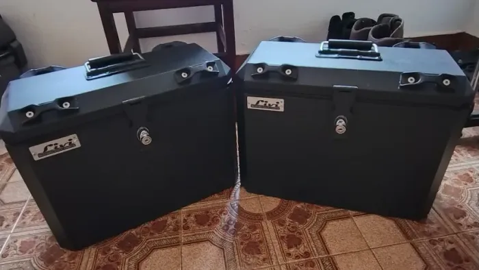 Baús laterais Livi 35L