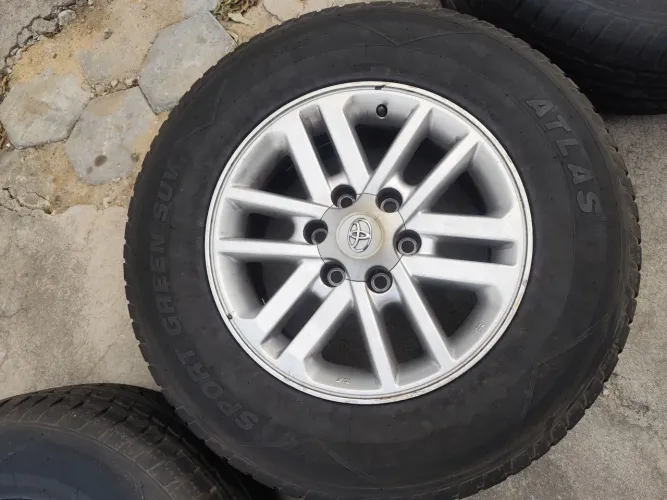 Rodas originais Hilux/sw4 pneu zero