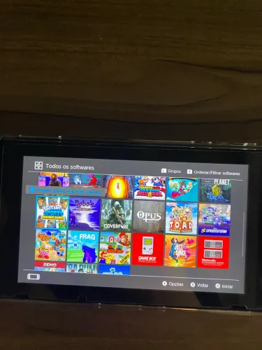 Nintendo Switch V2 em ótimo estado de conservação. Com acessórios (troco por Xbox)