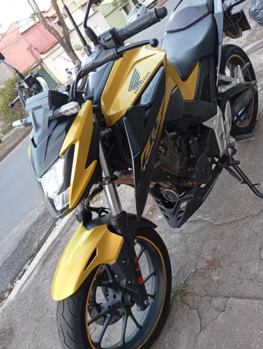 OPORTUNIDADE Honda Cb300F ABS Dourada