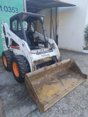 Mini pá carregadeira modelo Bob CAT 175