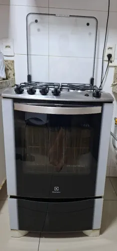 Fogão Electrolux conservado