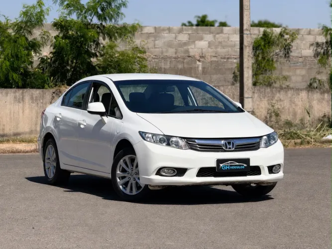 Honda Civic Sedan LXS 1.8/1.8 Flex 16V Aut. 4P 2013