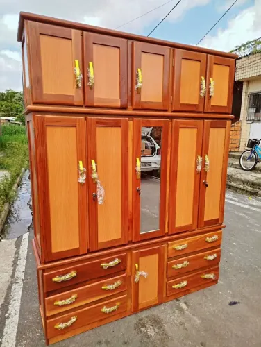 Roupeiro casal 5 portas lindo bem trabalhado novo