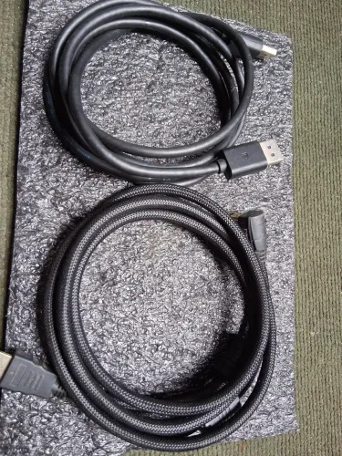 2 cabos HDMI
