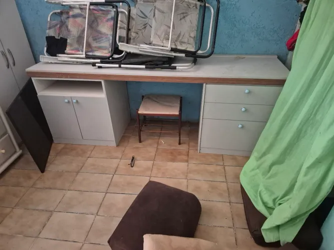 Comoda com balcao feito em marcenaria