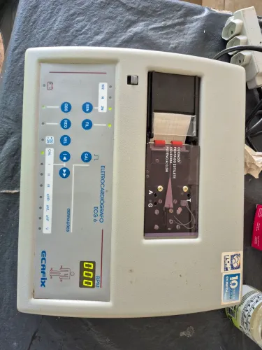 Vendo aparelho de eletrocardiograma