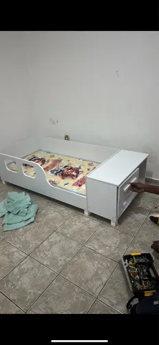 Cama infantil montessoriana