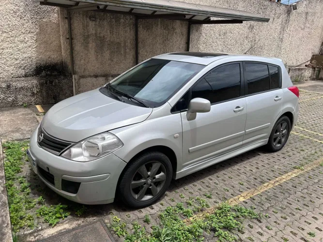Nissan Tiida SL 1.8/1.8 Flex 16V Aut. 2013
