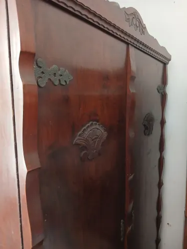 Guarda roupa antigo duas portas