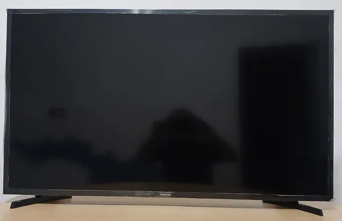 Smart TV Samsung 43" com defeito