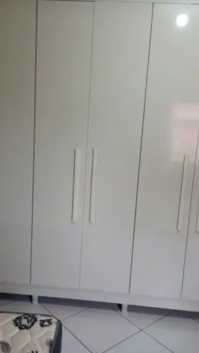 Guarda roupa 6 portas