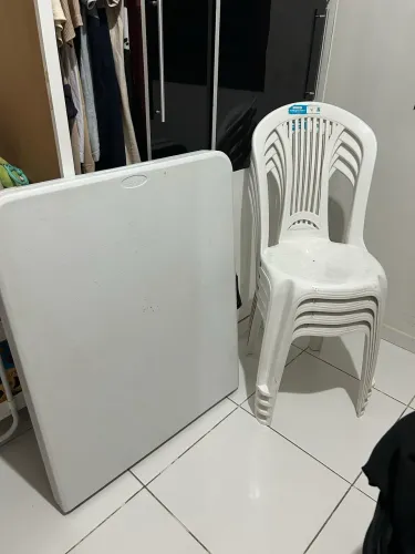 Mesa dobrável com 4 cadeiras Tramontina