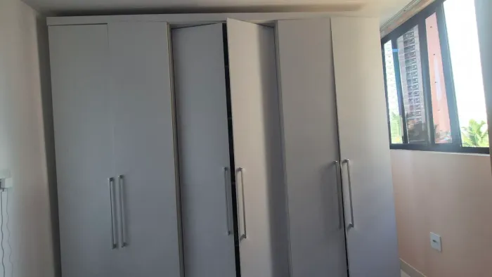 Doação de guarda roupas 6 portas