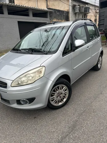 Fiat Idea Attractive 1.4 Fire Flex 8V 5P 2012