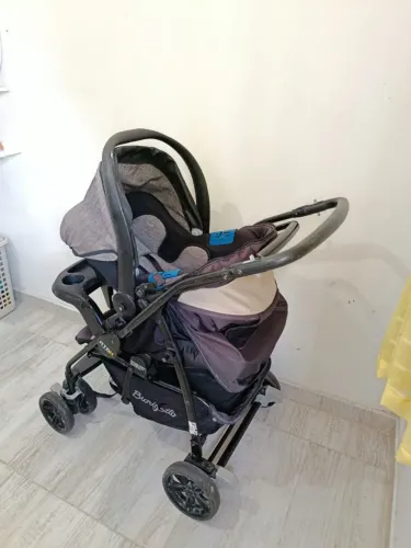 Carrinho de bebê + Bebê Conforto Burigotto