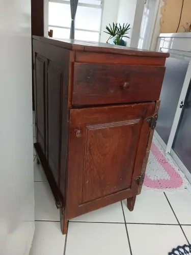 Armário multiuso madeira angelim