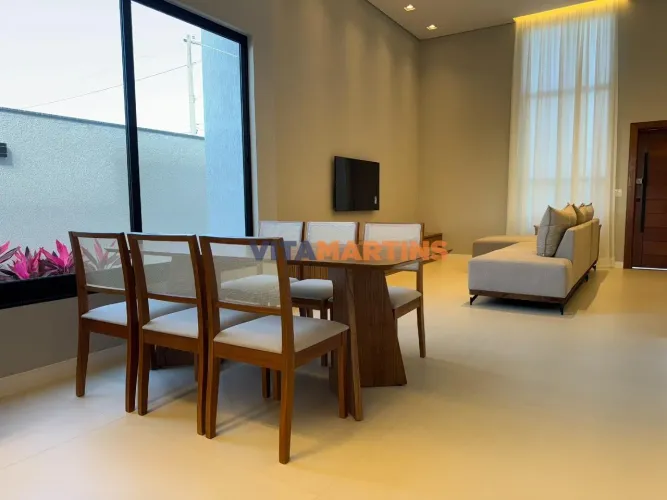 Casa no Condomínio Alphaville com 3 quartos (2 suítes) por R$ 1.390.000,00