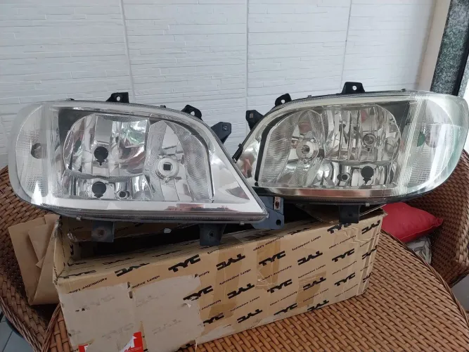 Faróis Sprinter 2004 a 2010